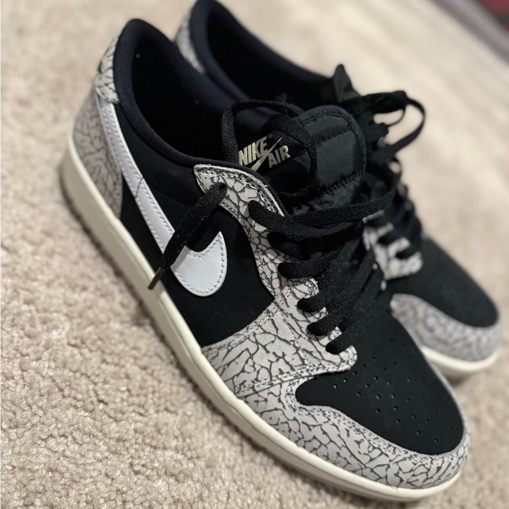 Nike Air Black and Gray Patterned Sneakers
